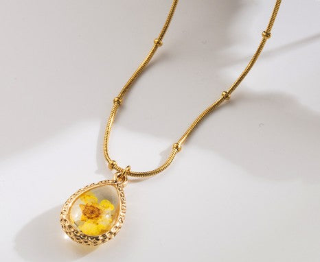 Flower drop necklace